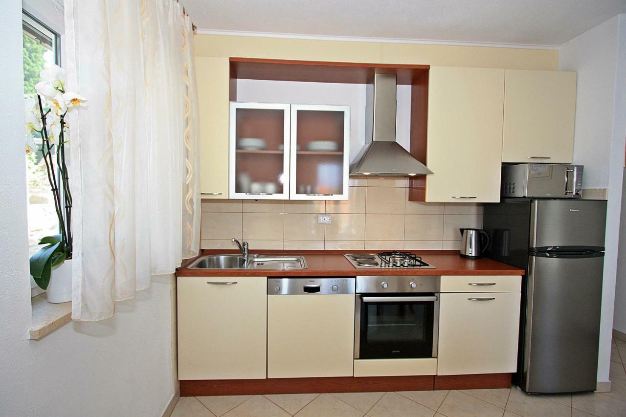 Apartment Igor Supetar Eksteriør bilde